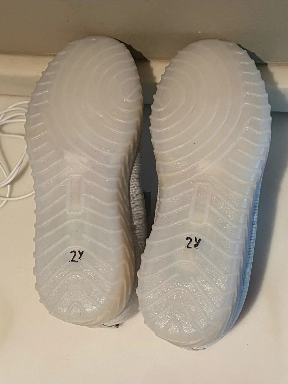 *New* Girls’ Light-up Sneakers, EU 33 (US 1.5-2 Youth)